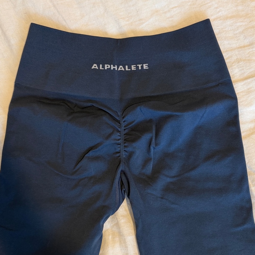 Alphalete Seamless High-Waisted Scrunch Blue Leggings - Picture 2 of 4
